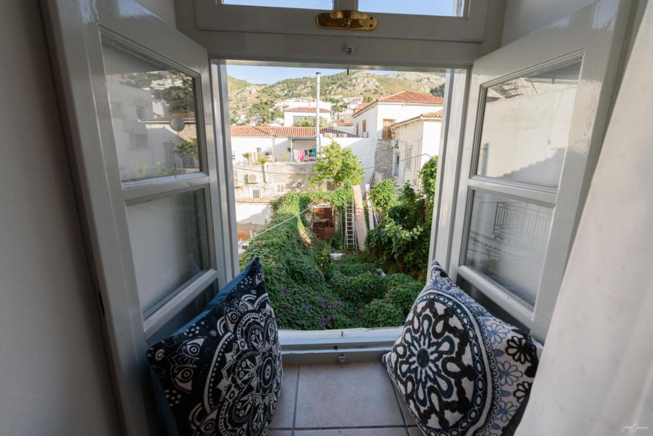 Astraea Apartment Хидра Екстериор снимка